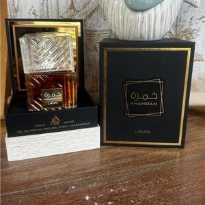 Khamrah Eau de Parfum - Elegant Brown Fragrance
